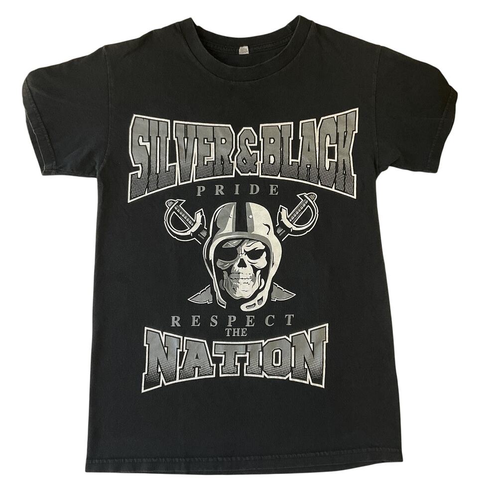 Las Vegas Raiders Women Shirt Size S Black AAA Graphic Print Silver & Raider